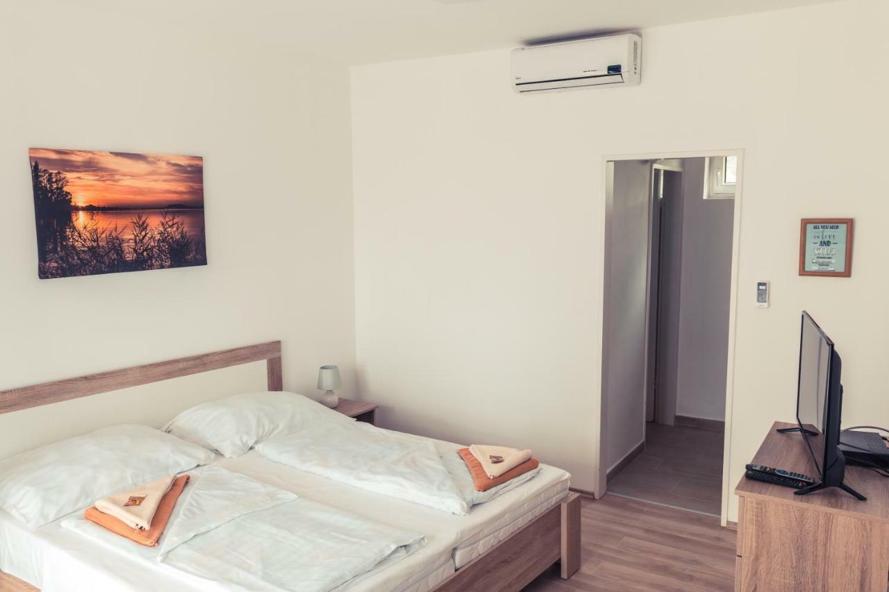 Sekli Panzió Apartamento Balatonlelle Exterior foto