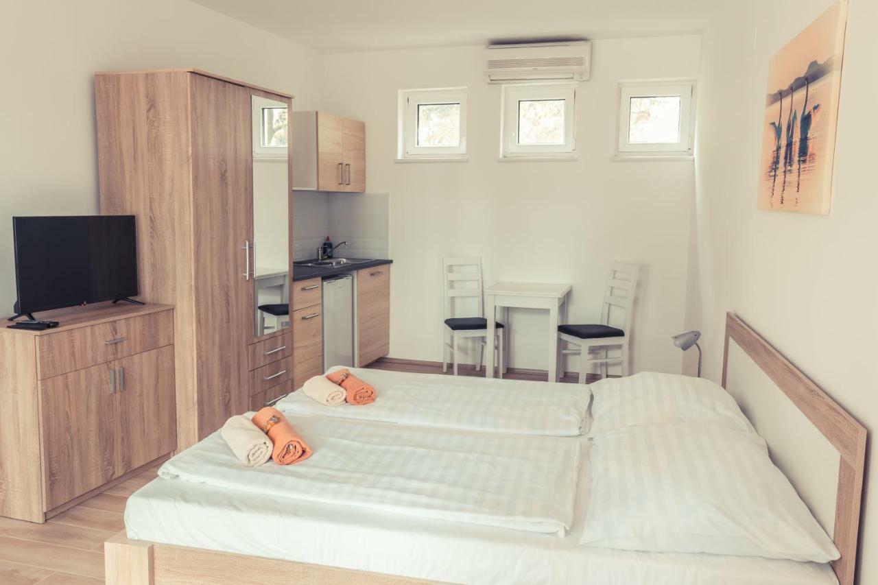 Sekli Panzió Apartamento Balatonlelle Exterior foto