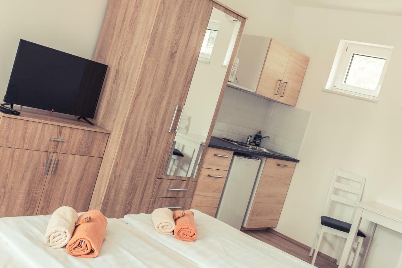 Sekli Panzió Apartamento Balatonlelle Exterior foto